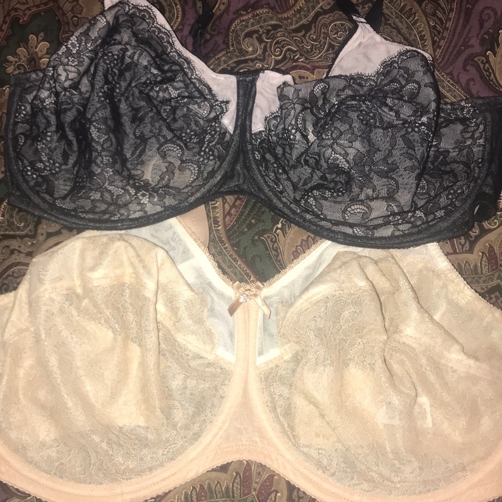 Wacoal lace underwire  bras. 44g  42h